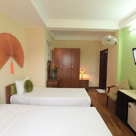 Holiday Lakeview Hotel Hanoi Exterior photo