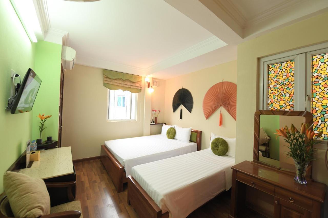 Holiday Lakeview Hotel Hanoi Exterior photo
