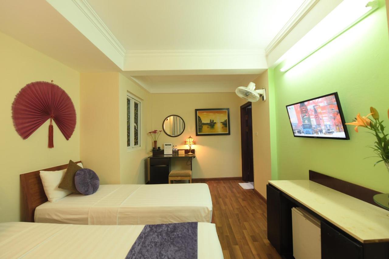 Holiday Lakeview Hotel Hanoi Exterior photo