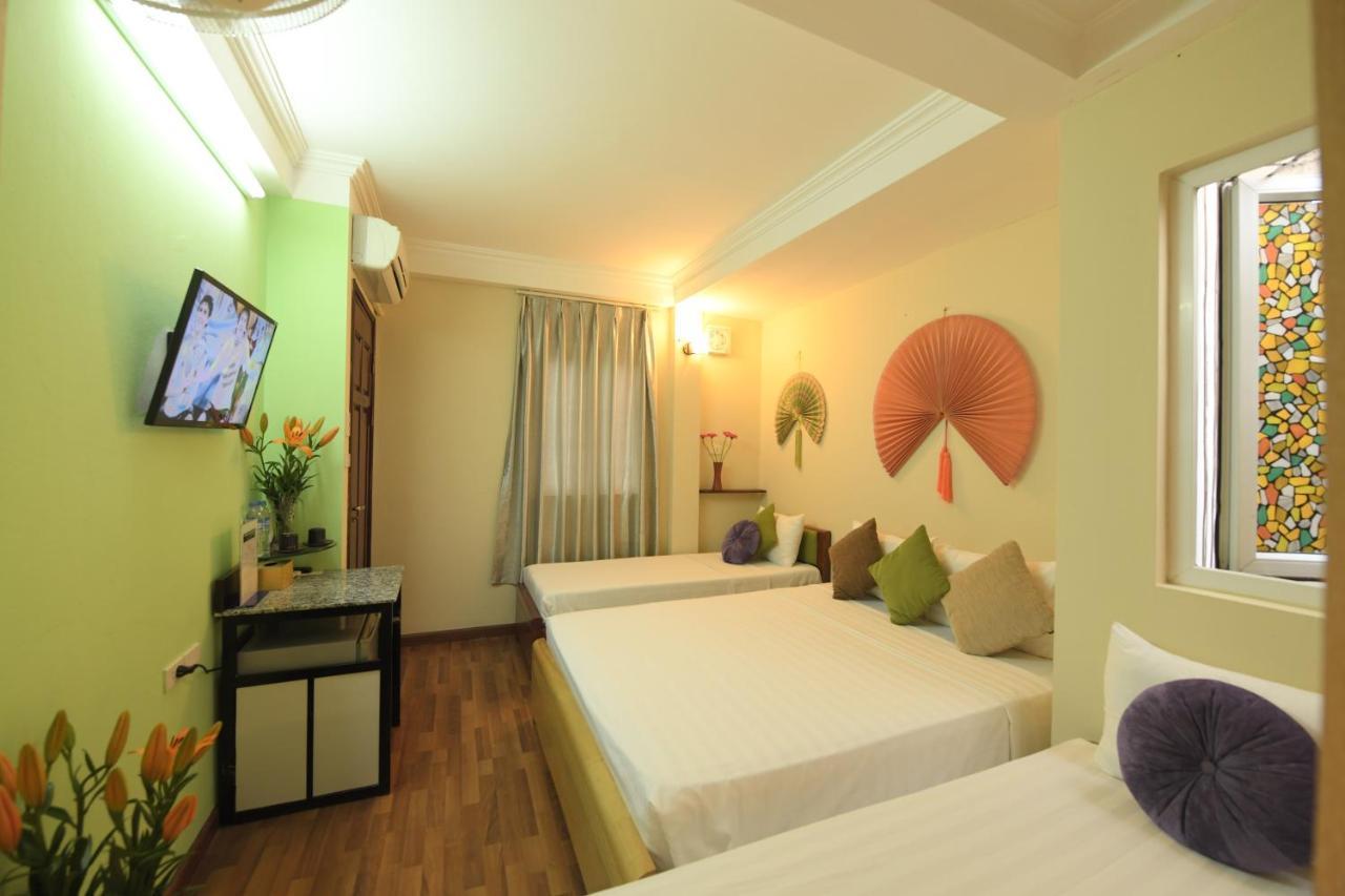 Holiday Lakeview Hotel Hanoi Exterior photo